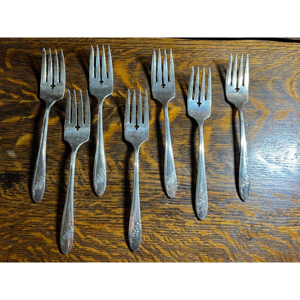 7 Oneida Community Tudor Plate Elaine Silverplate Dessert or Salad Forks 1937